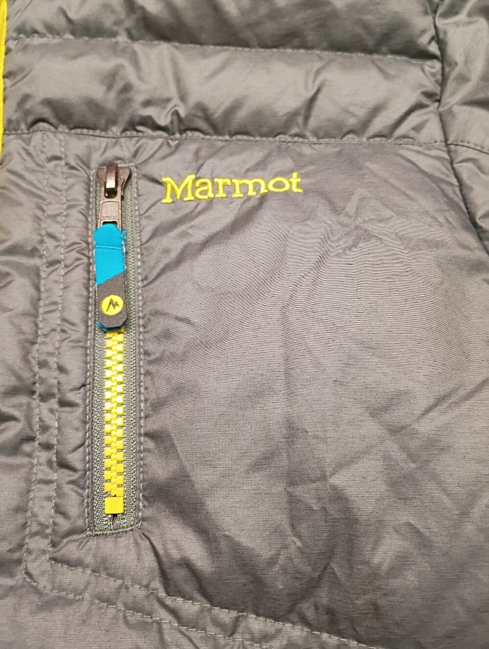 Marmot Gray Puffer Jacket with Yellow Trim 700 Down Fill - Picture 3 of 11
